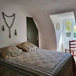 Дом отдыха Renovated 12th-century Chapel Fully Equipped For 6 *