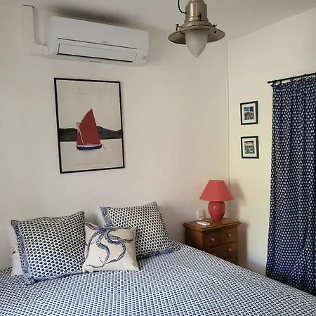 Renovated 12th-century Chapel Fully Equipped For 6 *