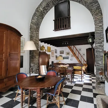 Renovated 12th-century Chapel Fully Equipped For 6