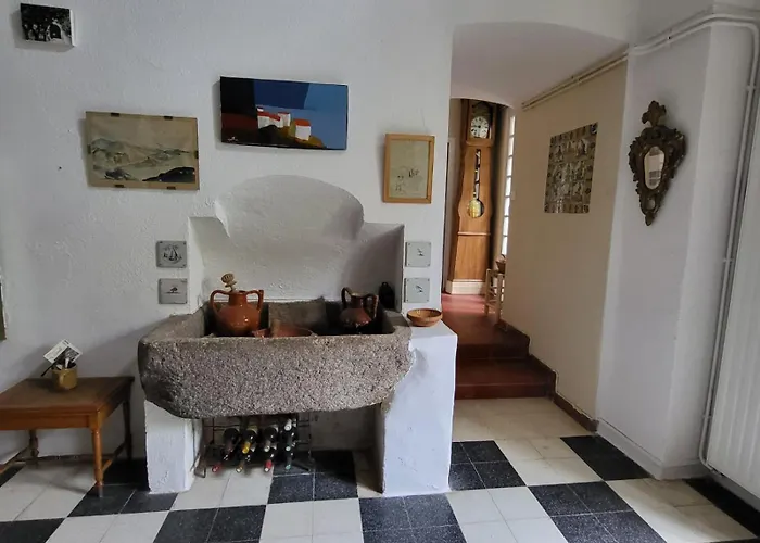 Renovated 12th-century Chapel Fully Equipped For 6 Banyuls-sur-Mer