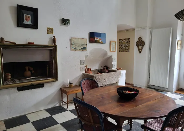 Renovated 12th-century Chapel Fully Equipped For 6 Casa de Férias *